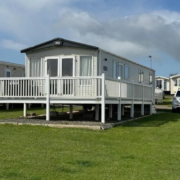 Sea Beach Bay View at Crimden Dene Holiday Park，位于哈特尔普尔的酒店