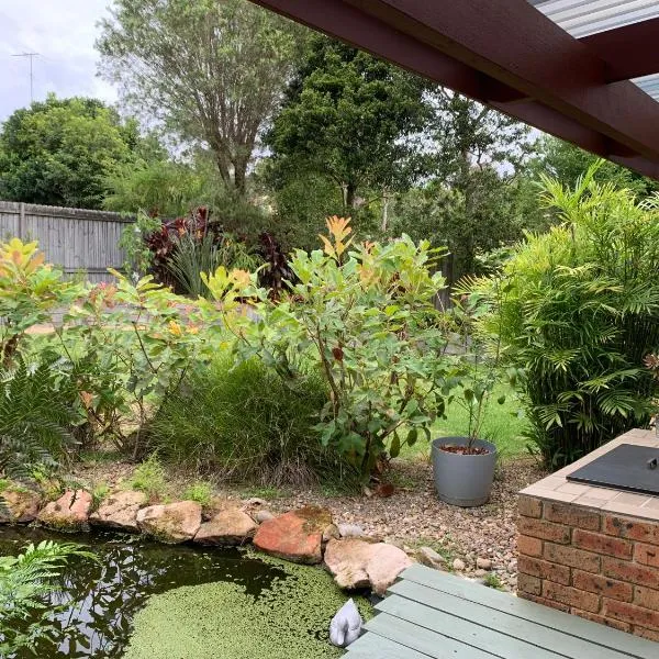 Chic Stylish Granny Flat with Stunning Garden View at MC 2079，位于Mount Colah的酒店