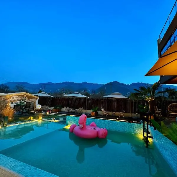 Qingqian Guanshan Swimming Pool Private Hot Spring B&B，位于西安的酒店
