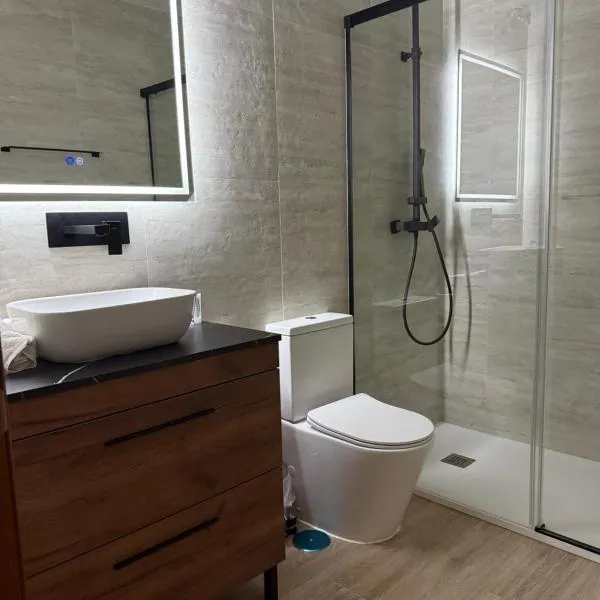 Apartamentos Turísticos La Terraza*，位于拉斯卡韦萨斯-德圣胡安的酒店