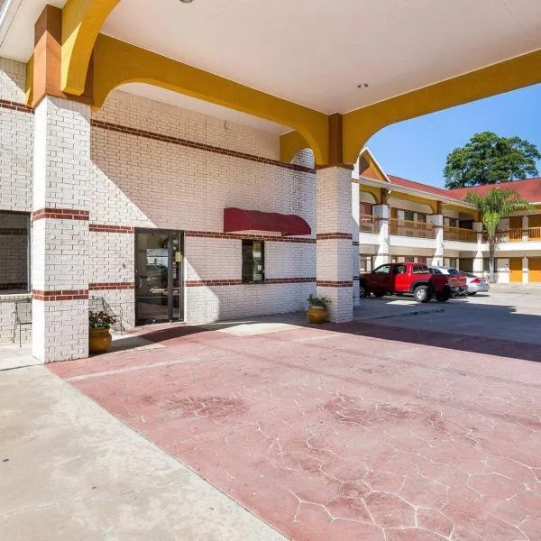 Rodeway Inn & Suites Humble IAH，位于亨博尔的酒店