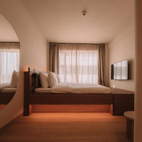 SKIPR Hotel - adults only，位于安特卫普的酒店