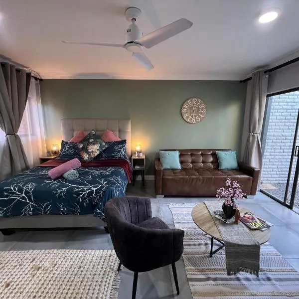 Afrique134 Olive Tree Private Courtyard Suite，位于比勒陀利亚的酒店