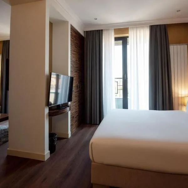 CRYSTAL Hotel Belgrade，位于贝尔格莱德的酒店