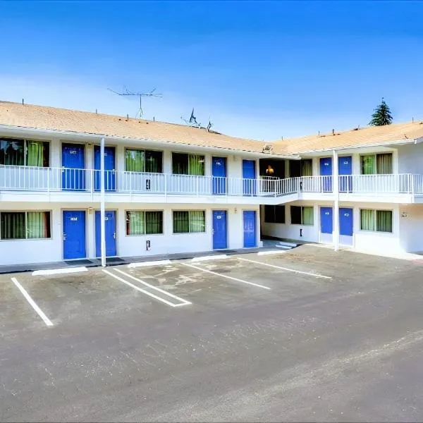 波特兰南6号汽车旅馆 - 奥斯威戈湖 - 提加，位于泰格德的酒店