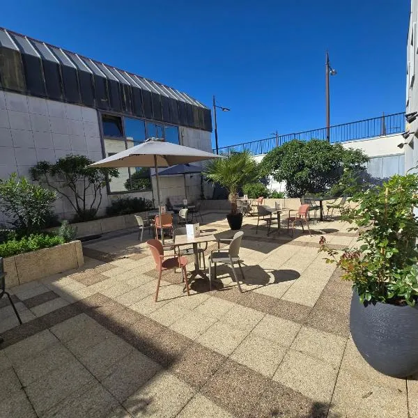 B&B HOTEL Versailles Le Chesnay，位于勒谢奈的酒店
