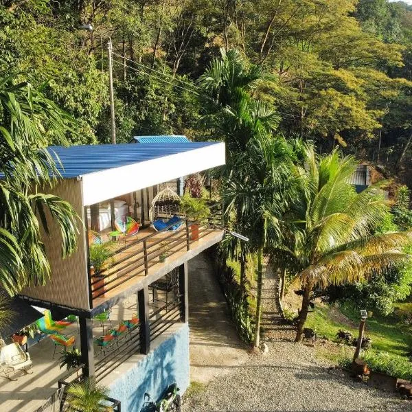 Cabaña Paraíso/ Jacuzzi Vista Panorámica a la Ciudad，位于比亚维森西奥的酒店