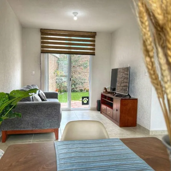 Amplio departamento en PB con patio y alberca，位于克雷塔罗的酒店