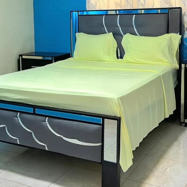 Villa Rosa，位于圣斐利-银港的酒店