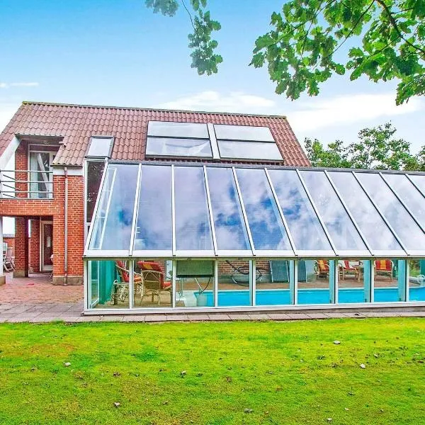 6 person holiday home in Farsø，位于瓦尔普松的酒店