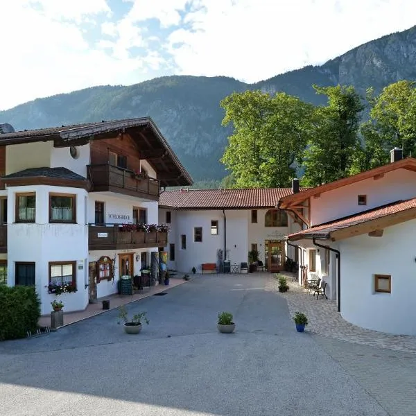 Hotel Kraftquelle Schlossblick，位于Angerberg的酒店