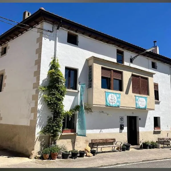 Casa de peregrinos La PerlaNegra，位于Azqueta的酒店