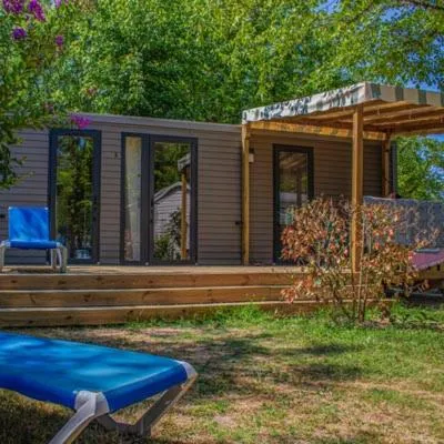 Camping Le Perpetuum，位于多姆的酒店