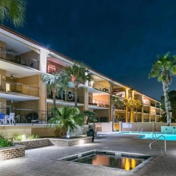 Unique 3BR, 1 of 5 Condos w/Huge Poolside Patio, Steps to Beach & Pier, Gated，位于泰比岛的酒店