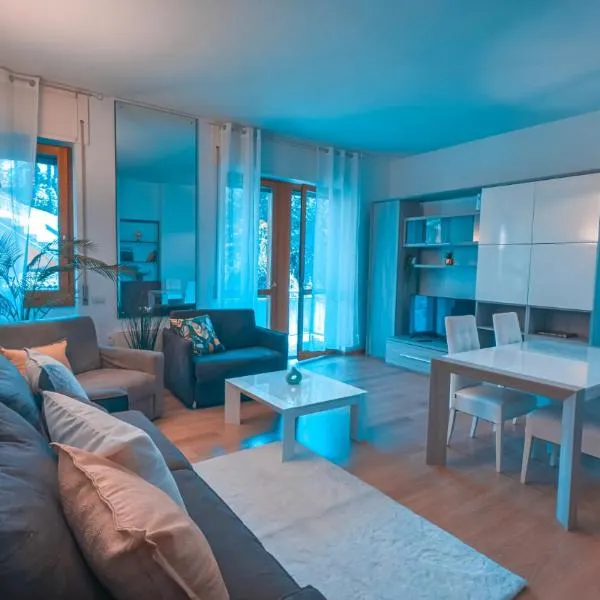 Como Lake - Panoramic & Private Parking，位于切尔诺比奥的酒店