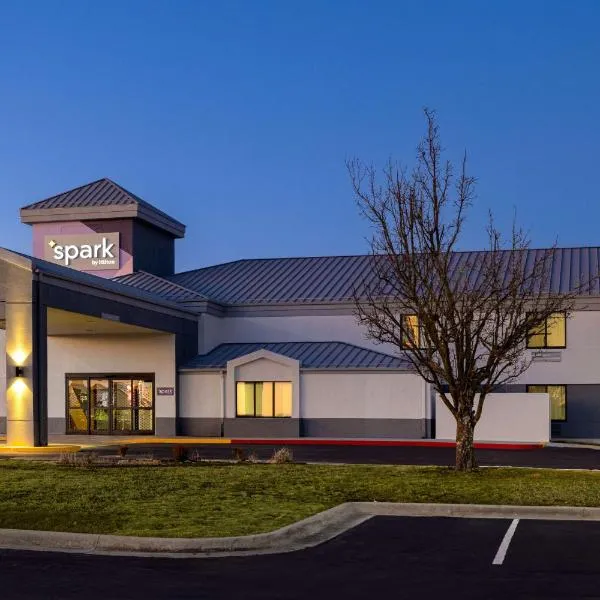 Spark by Hilton Bentonville，位于本顿维尔的酒店