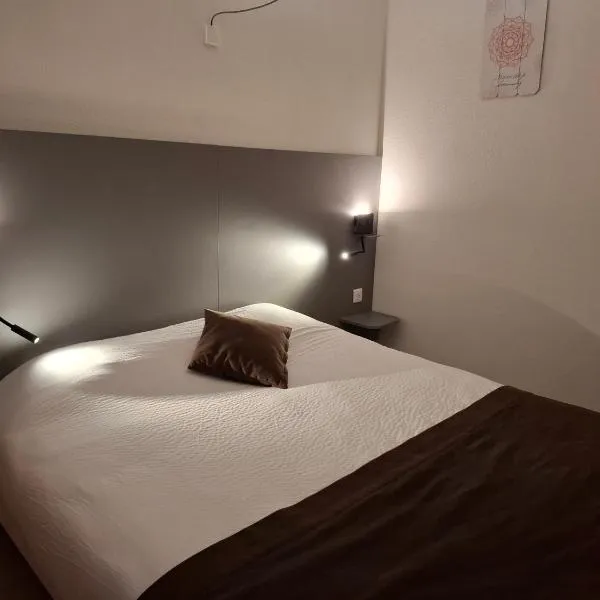 Logis Hotel Restaurant Auberge Les Rives de l'Arzon，位于沃雷的酒店