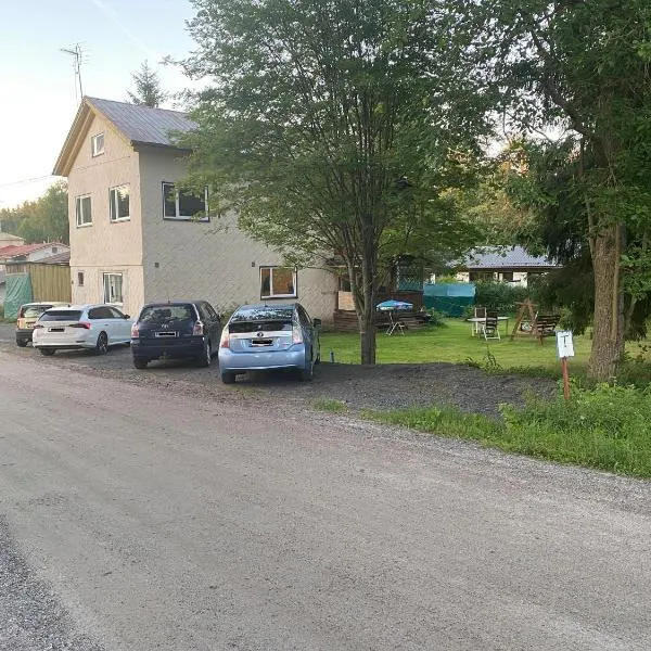 Mäntyharju center, private rooms with kitchen or entire 88m2 apartment，位于曼蒂哈尔尤的酒店