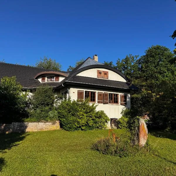 Suite privée indépendante avec sauna et jardin，位于Etzling的酒店