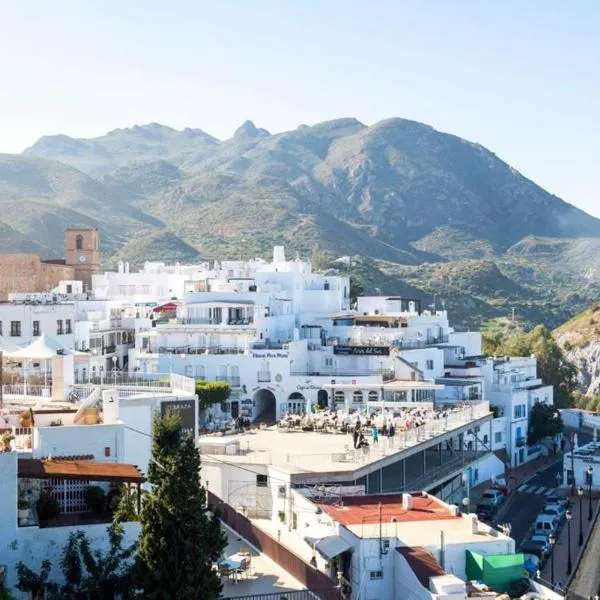 LUXURY HOMEs MOJACAR PUEBLO WITH PANORAMIC VIEWS A POOL JACUZZI AND ROOFTOP GYM，位于莫哈卡尔的酒店