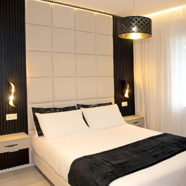 The Three Diamonds - B&B CESENATICO，位于切塞纳蒂科的酒店