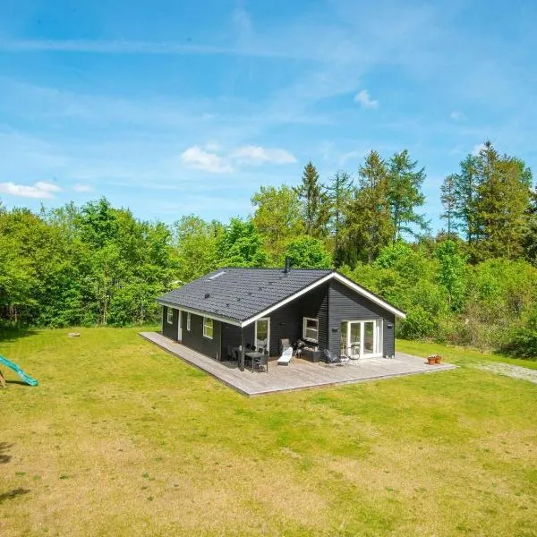 8 person holiday home in Silkeborg，位于锡尔克堡的酒店