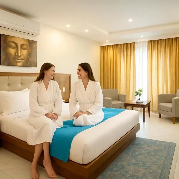 Hotel Ganga Grand Rishikesh # Parking # Lift # Restaurant # Near Ghat # Property of the Year，位于瑞诗凯诗的酒店