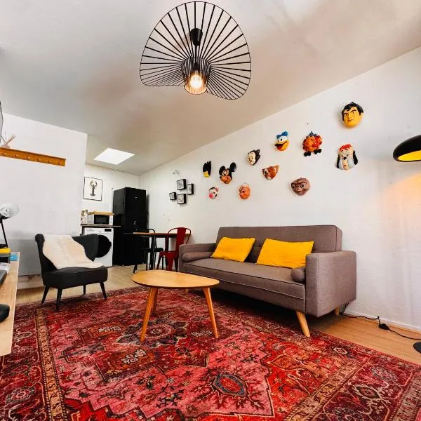 Le petit Ré, hypercentre, garage privé, terrasse，位于尼奥尔的酒店