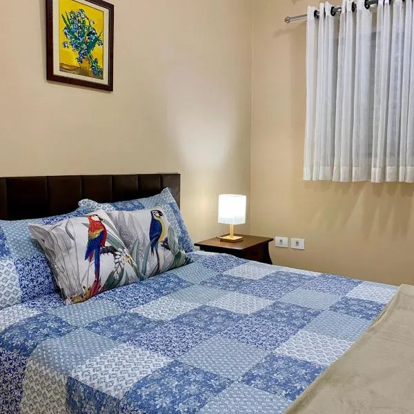 Maravilhosas Suítes Casa das Flores no Centro de Assis SP-Brasil，位于阿西斯的酒店