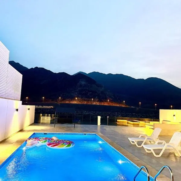 Lux 3BR Villa, Sea Views & Pool，位于Sharm的酒店