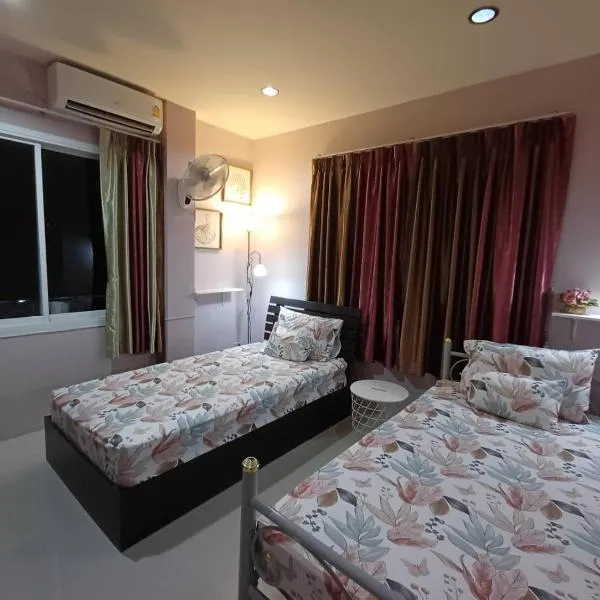 168Hostel Airport@Phuket，位于他朗的酒店