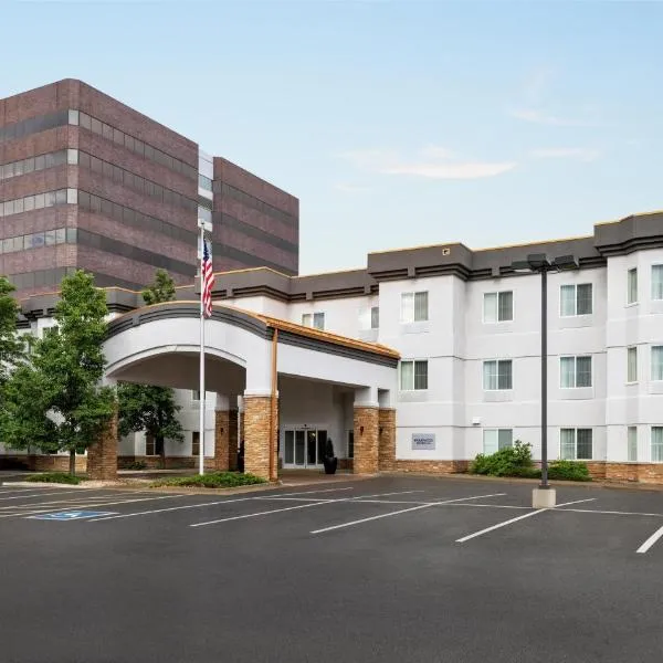 丹佛西/莱克伍德希尔顿惠庭套房酒店，位于莱克伍德的酒店