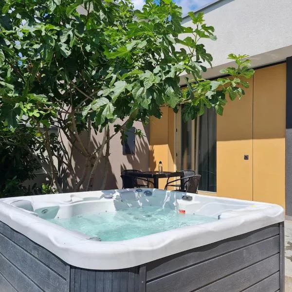 Füge-lak，位于豪伊杜索博斯洛的酒店