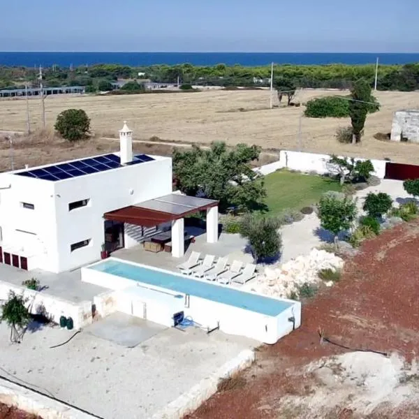 Aeneas Villa Pool & Jacuzzi al mare Torre Guaceto，位于斯培基奥拉的酒店