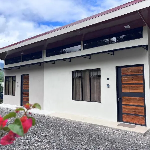Cabinas Las Veraneras - Dota，位于Santa María的酒店