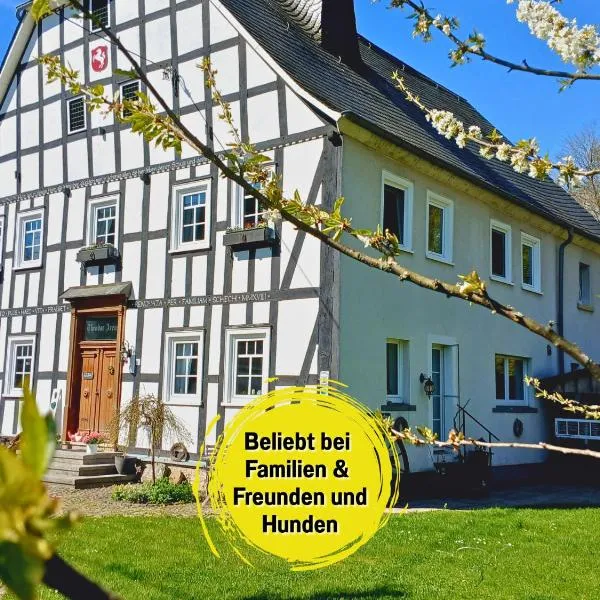 Muehls-Sauerland familienfreundlich Perfekt für deine Urlaubsrunde nähe Elspe Festival Hunde willkommen mit Kamin und Garten，位于伦讷施塔特的酒店