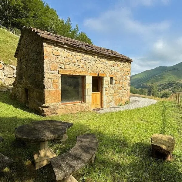 Cabaña Pasiega Lo Bartulo，位于La Concha的酒店