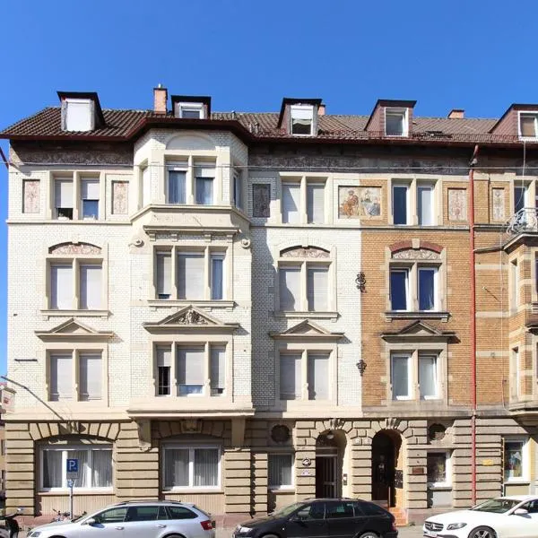 CityStayOne - Kleines Standardzimmer im Zentrum für eine einfache Übernachtung No kitchen no hotel services no reception no breakfast buffet - Of course Late check-in via self check-in high-speed WiFi smart TV good mattresses a quick and easy check-out，位于乌尔姆的酒店