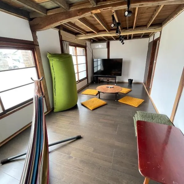 昭和の家anzu 二階建ての一棟貸切，位于福岛的酒店