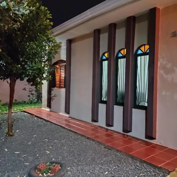 Quartos em casa compartilhada na Cidade Canção Maringa，位于马林加的酒店