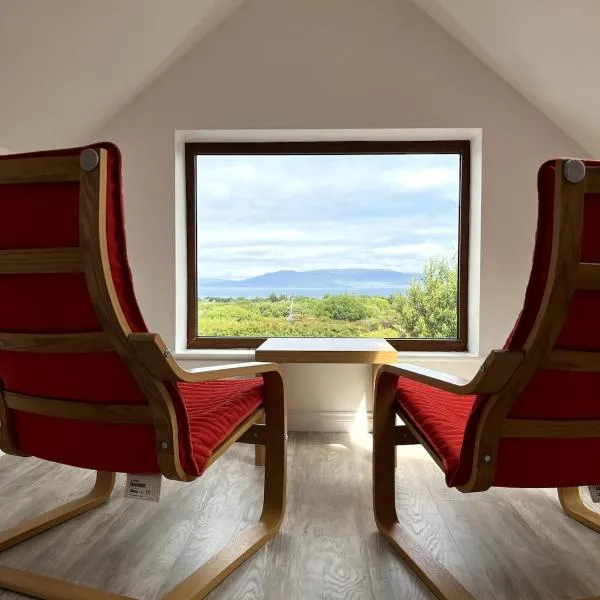 The Chalet at Radharc na nOileain, Westport，位于韦斯特波特的酒店