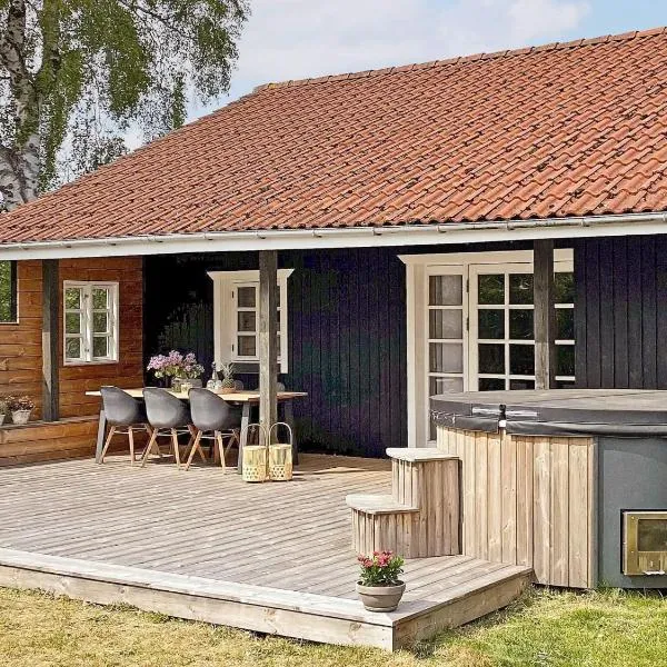 7 person holiday home in Grenaa，位于格雷诺的酒店