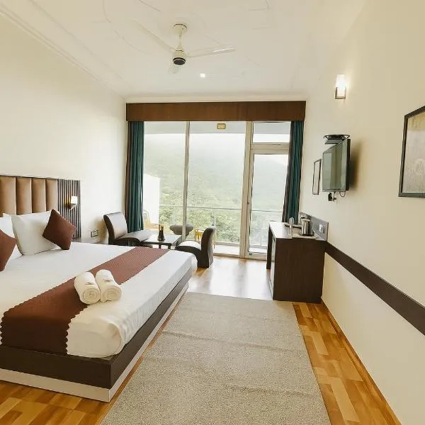 Kasauli View Resort # Parking # lift # Garden # Restaurant # Open Terrace # On Road Location，位于卡绍利的酒店