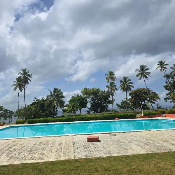 Rest in Paradise, Pool, Beach and Terrace，位于Sánchez的酒店