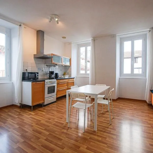 T2 lumineux au cœur de St Palais，位于Saint-Palais的酒店