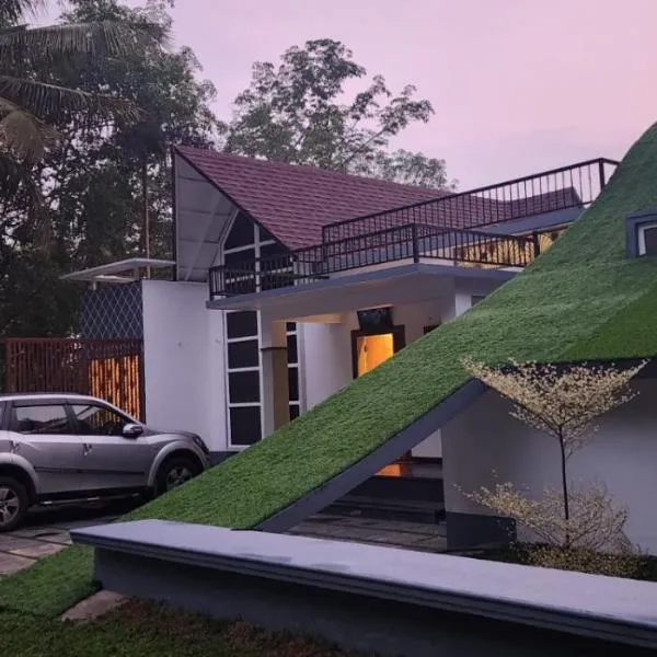 Itria private pool villa，位于Pinangode的酒店