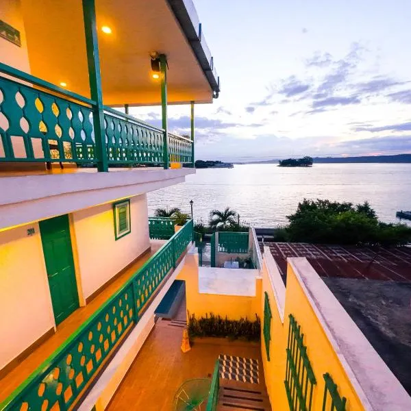 Hotel Casa Turquesa，位于弗洛勒斯的酒店