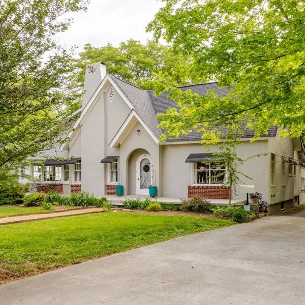 City Cottage on Main Street In North GA，位于LaFayette的酒店