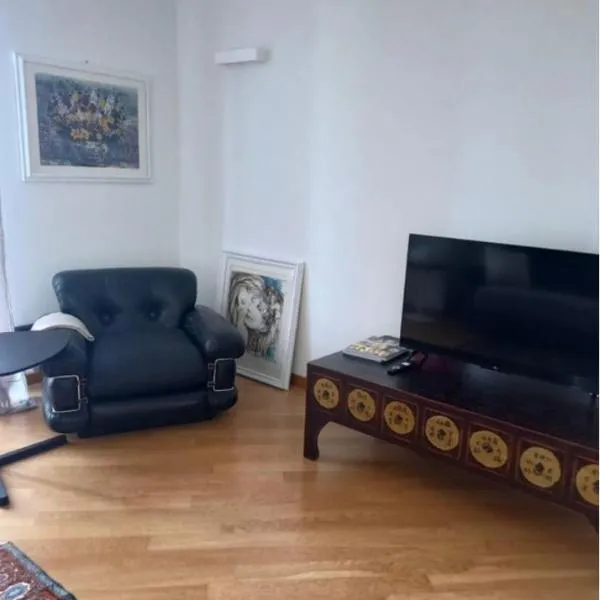 Luminoso appartamento panoramico，位于卡萨诺达达的酒店