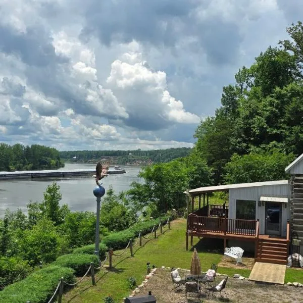Eagle's Bluff Cabin，位于Morris Chapel的酒店